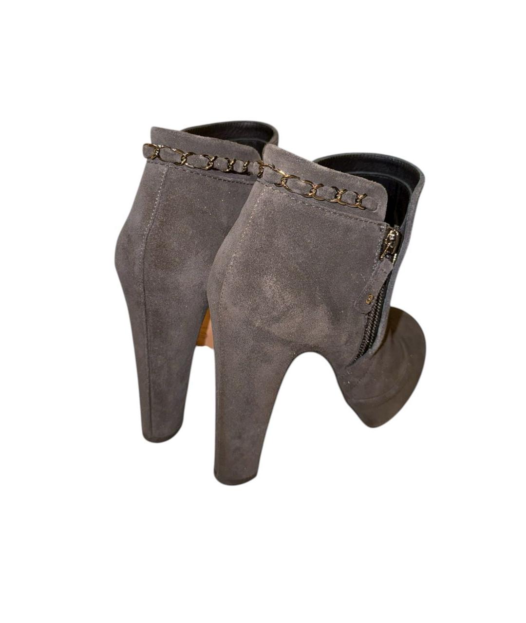 CHANEL Серые замшевые ботильоны, фото 4