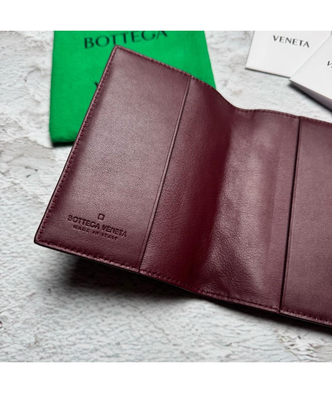 BOTTEGA VENETA Бордовый кожаный кошелек, фото 5