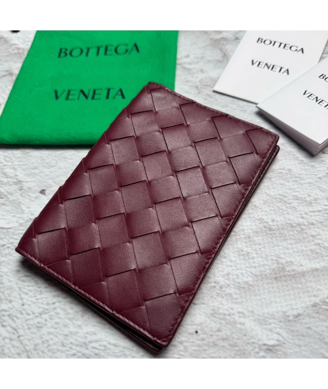 BOTTEGA VENETA Бордовый кожаный кошелек, фото 2