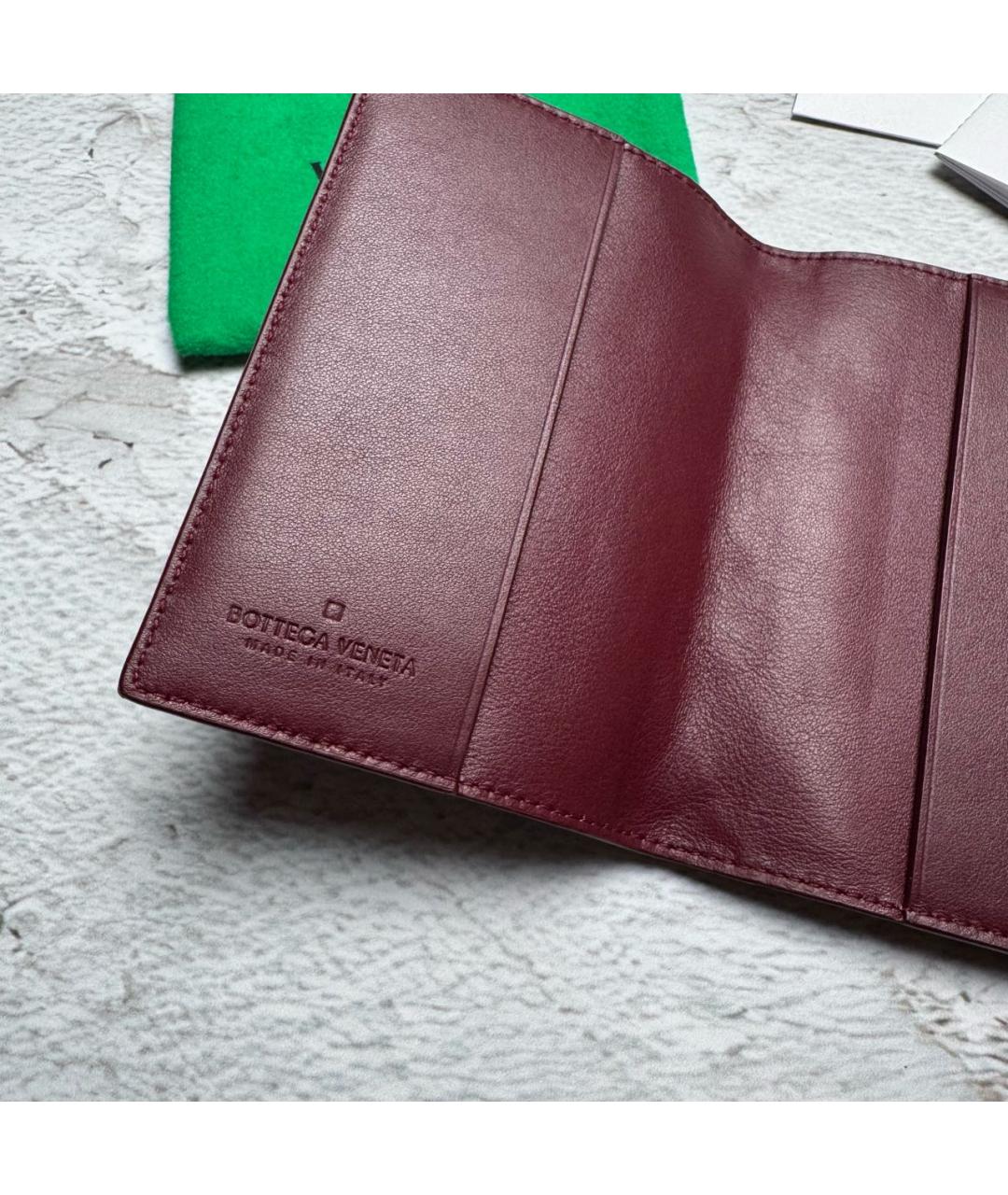 BOTTEGA VENETA Бордовый кожаный кошелек, фото 4