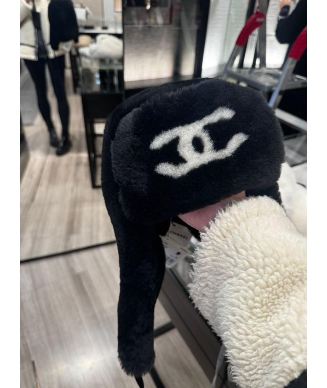 CHANEL Черная шерстяная шапка, фото 2