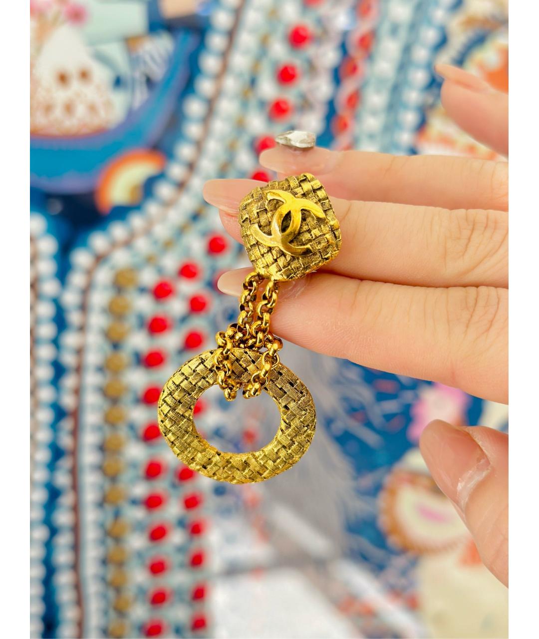 CHANEL Золотые металлические серьги, фото 7