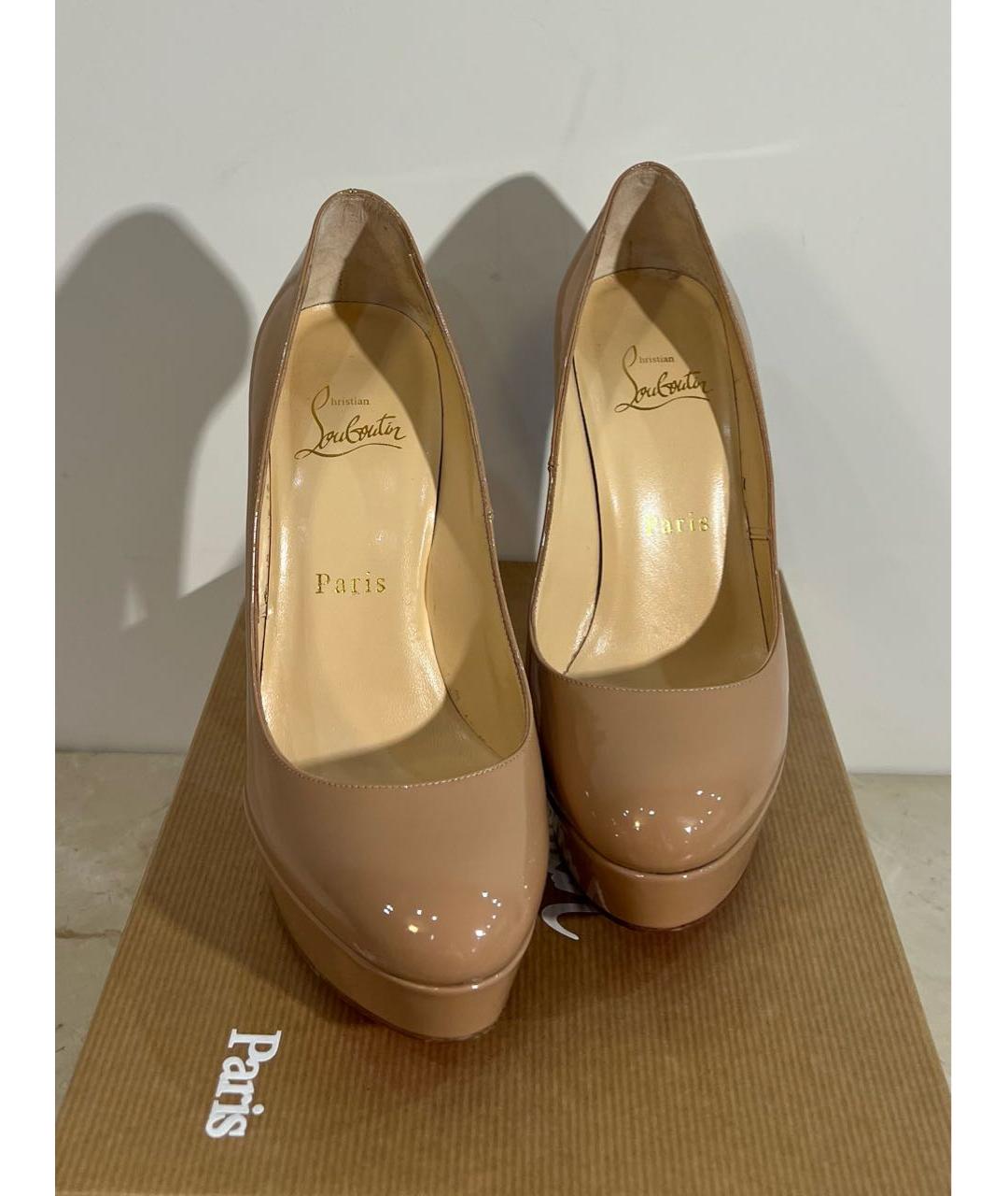 CHRISTIAN LOUBOUTIN Бежевые туфли из лакированной кожи, фото 4