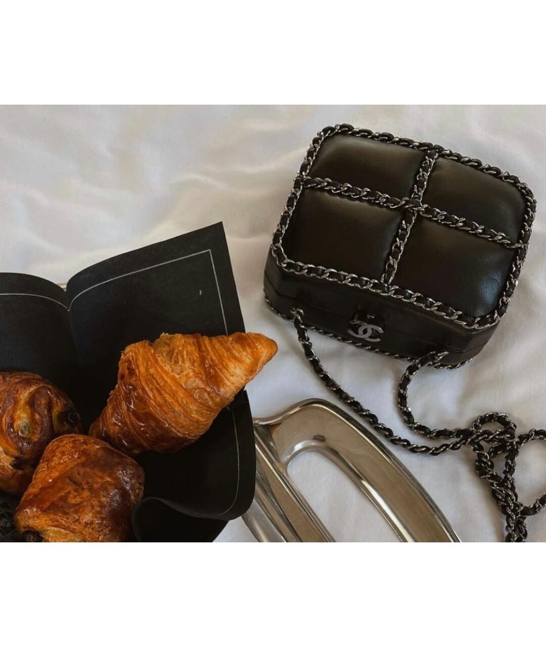 CHANEL Черная кожаная сумка тоут, фото 2