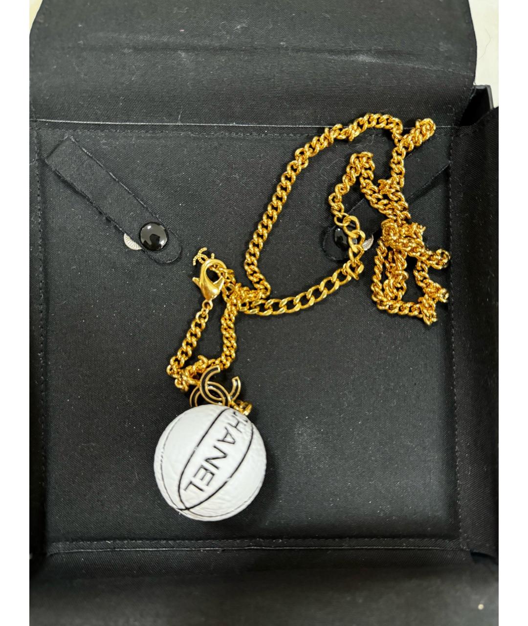 CHANEL Белая металлическая подвеска, фото 2