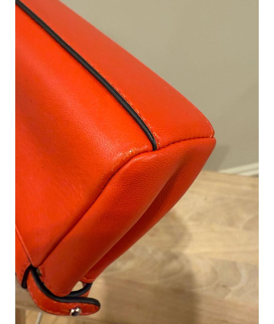 FENDI Красная кожаная сумка с короткими ручками, фото 3