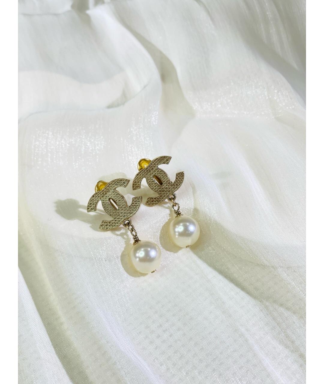 CHANEL Белые металлические серьги, фото 5