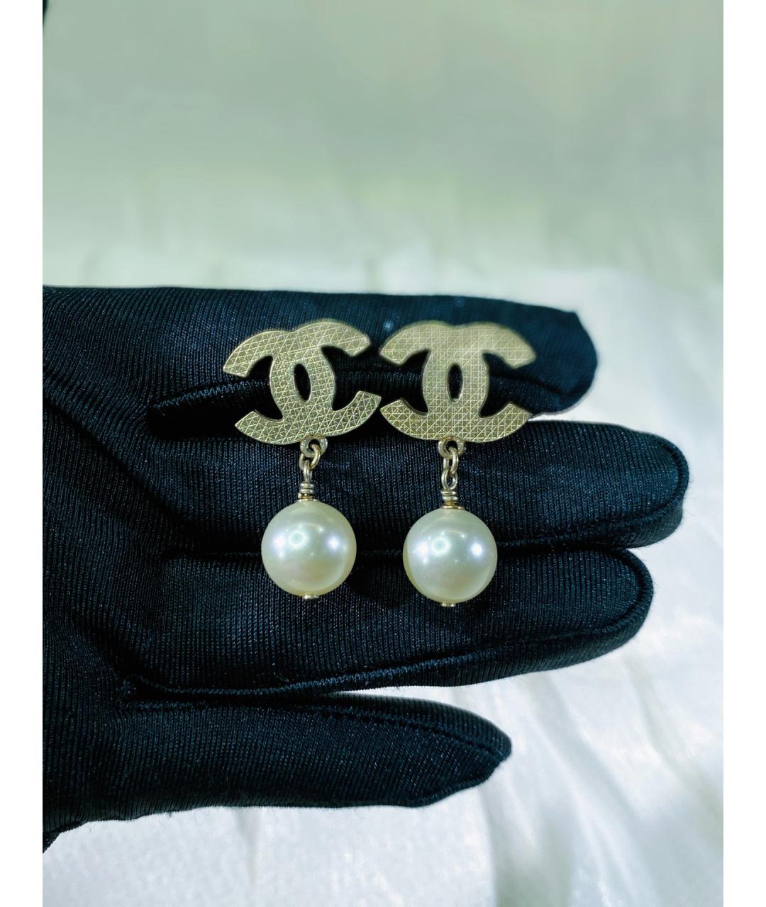 CHANEL Белые металлические серьги, фото 4