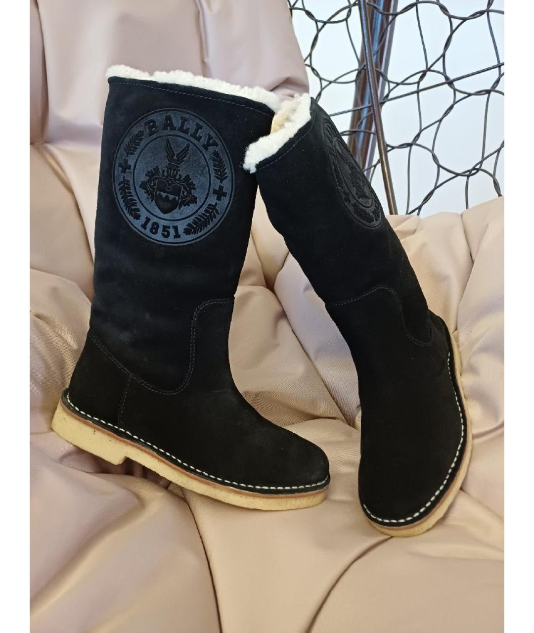 BALLY Черные замшевые сапоги, фото 2