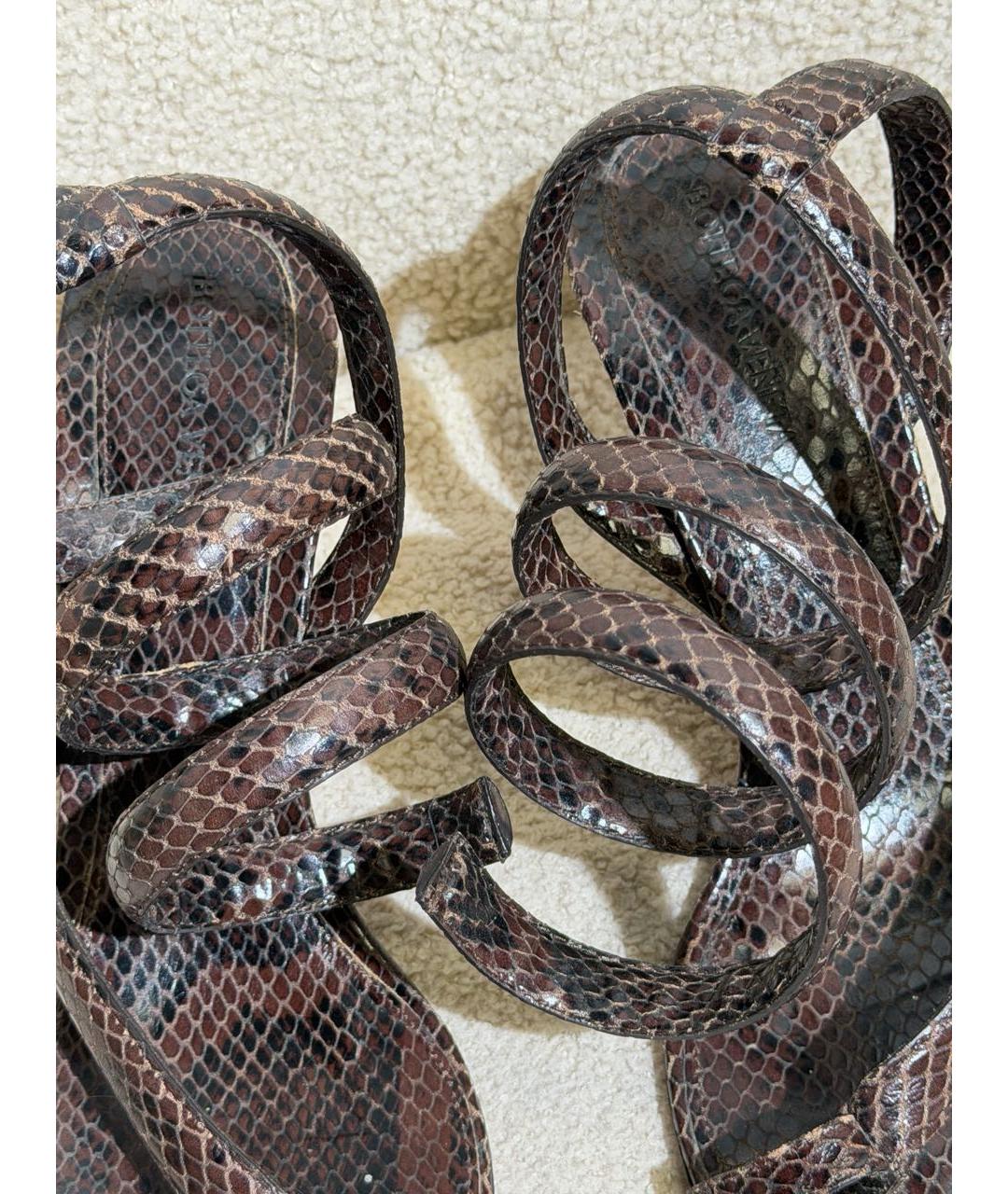 BOTTEGA VENETA Коричневые кожаные босоножки, фото 3
