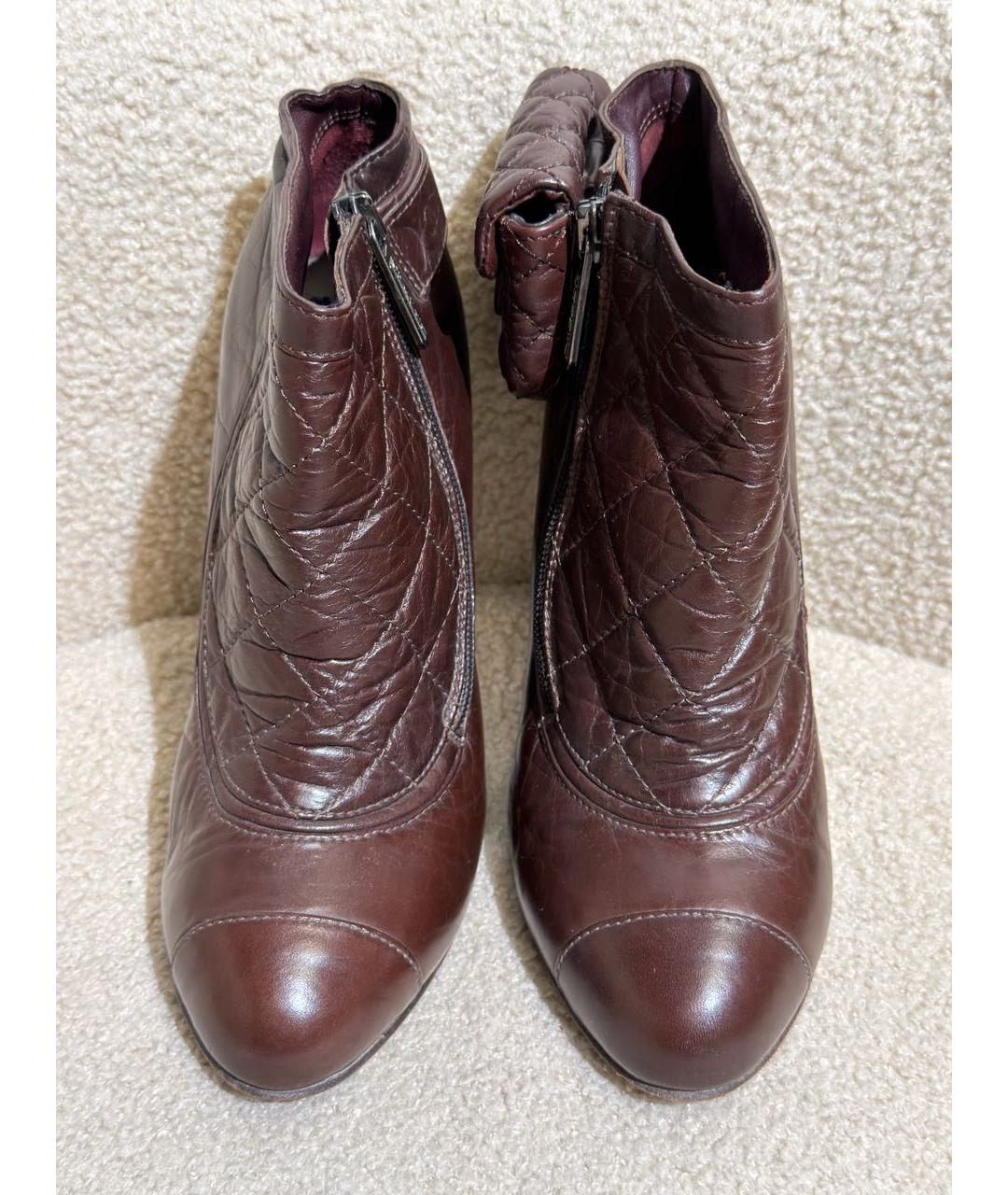 CHANEL Коричневые кожаные ботильоны, фото 2