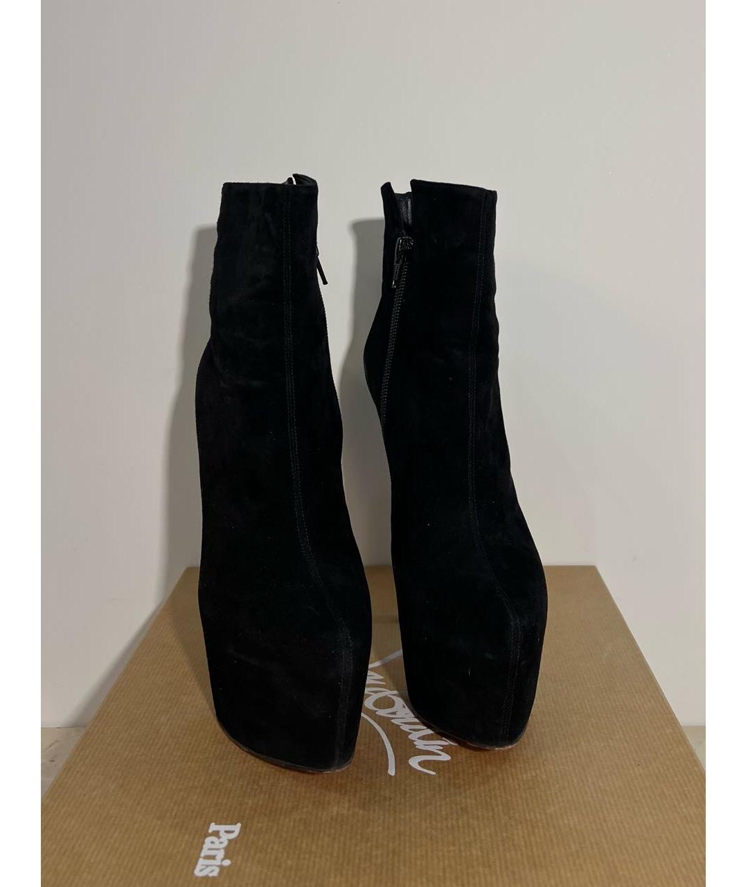 CHRISTIAN LOUBOUTIN Черные замшевые ботильоны, фото 2