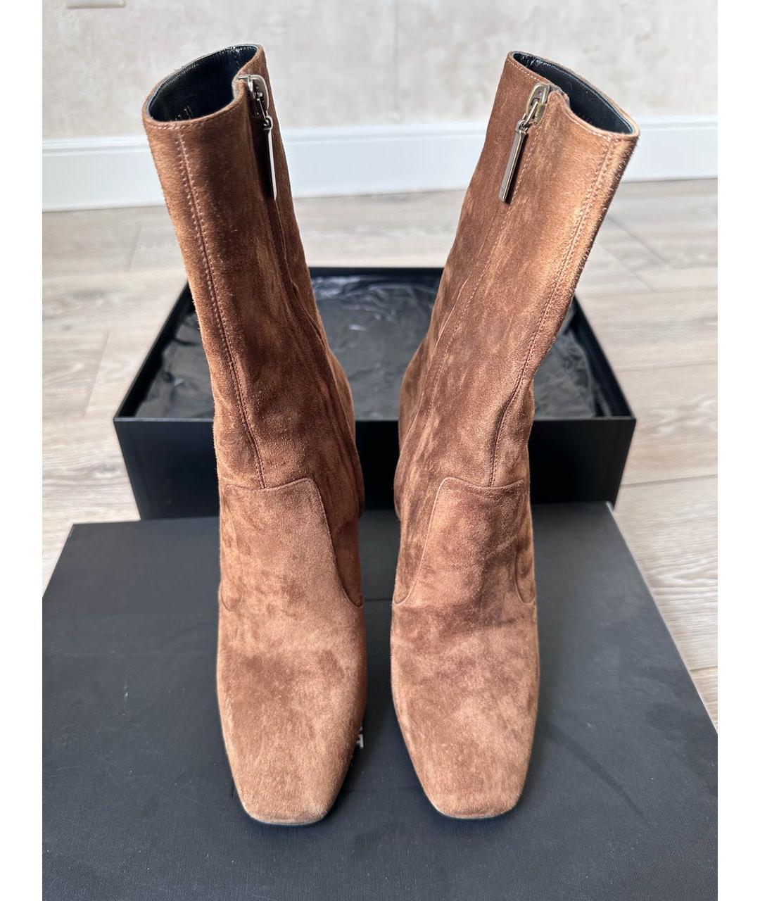 SAINT LAURENT Коричневые замшевые ботильоны, фото 4