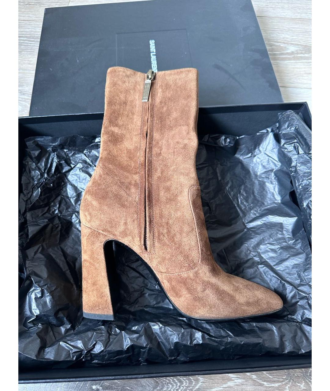 SAINT LAURENT Коричневые замшевые ботильоны, фото 6