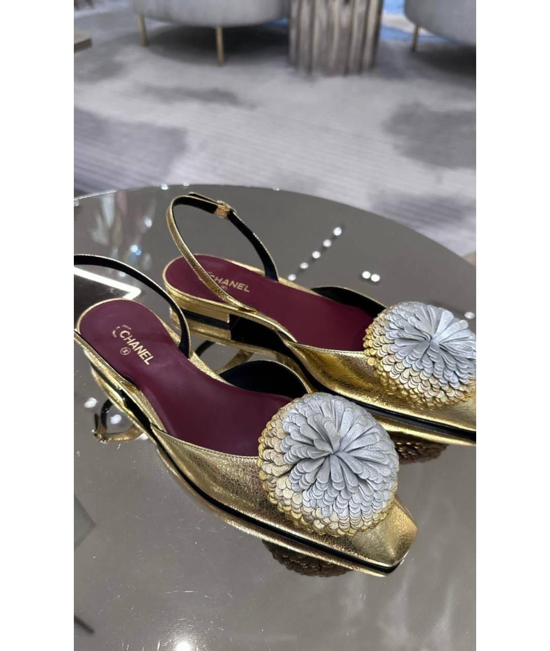 CHANEL Золотые кожаные балетки, фото 2