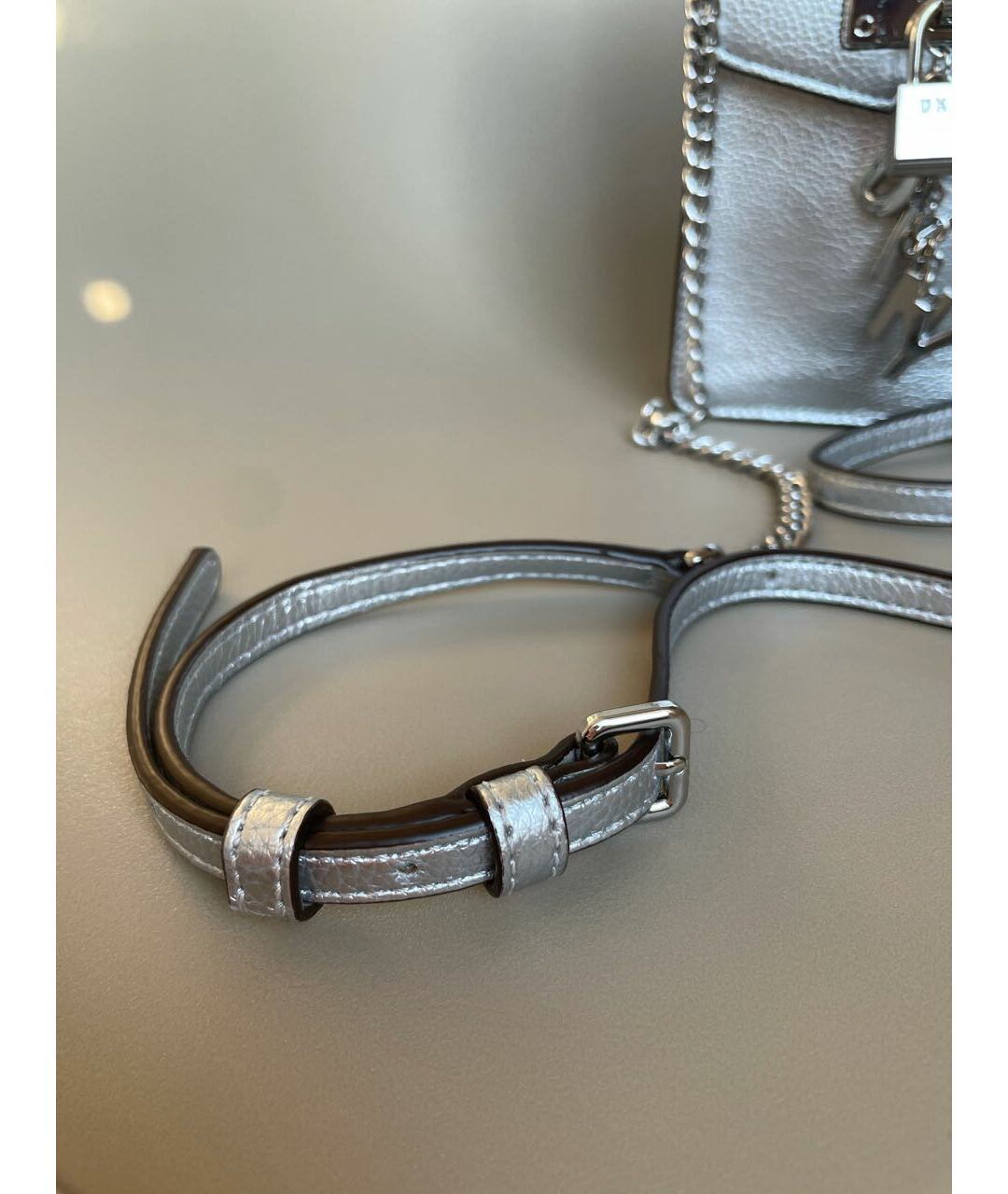 DKNY Серебряная кожаная сумка тоут, фото 8
