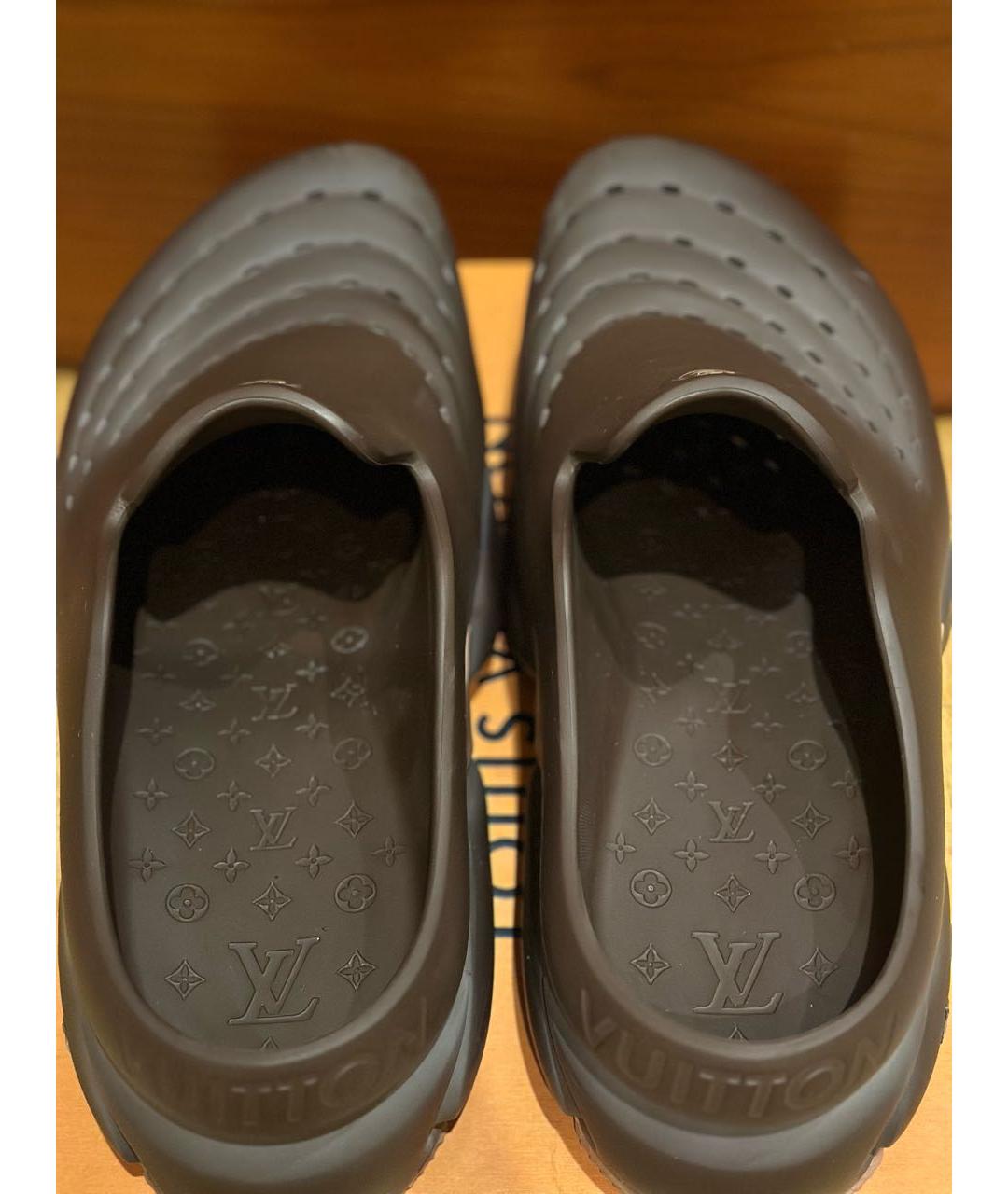 LOUIS VUITTON Коричневые резиновые слипоны, фото 4