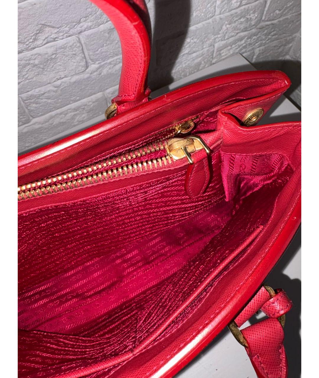 PRADA Красная кожаная сумка с короткими ручками, фото 7
