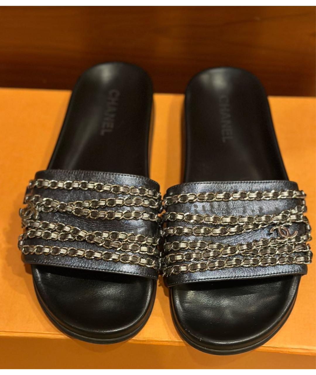 CHANEL Темно-синие кожаные шлепанцы, фото 2