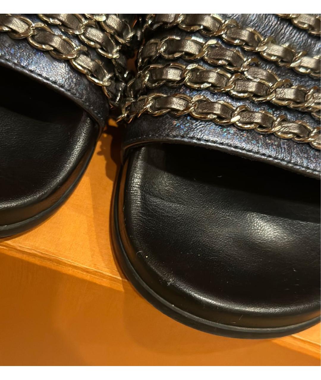 CHANEL Темно-синие кожаные шлепанцы, фото 5