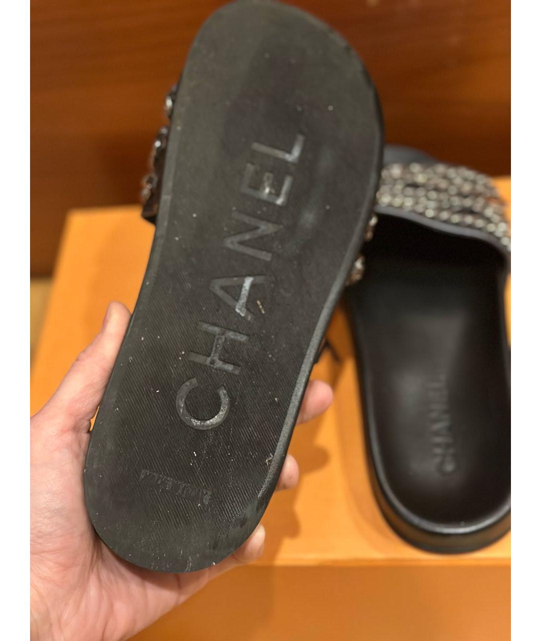 CHANEL Темно-синие кожаные шлепанцы, фото 7