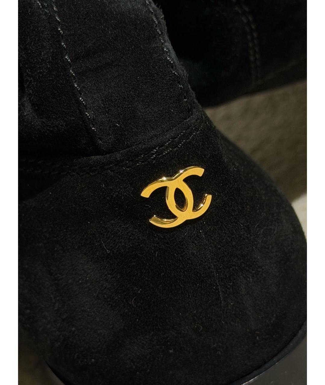 CHANEL Черные замшевые сапоги, фото 6