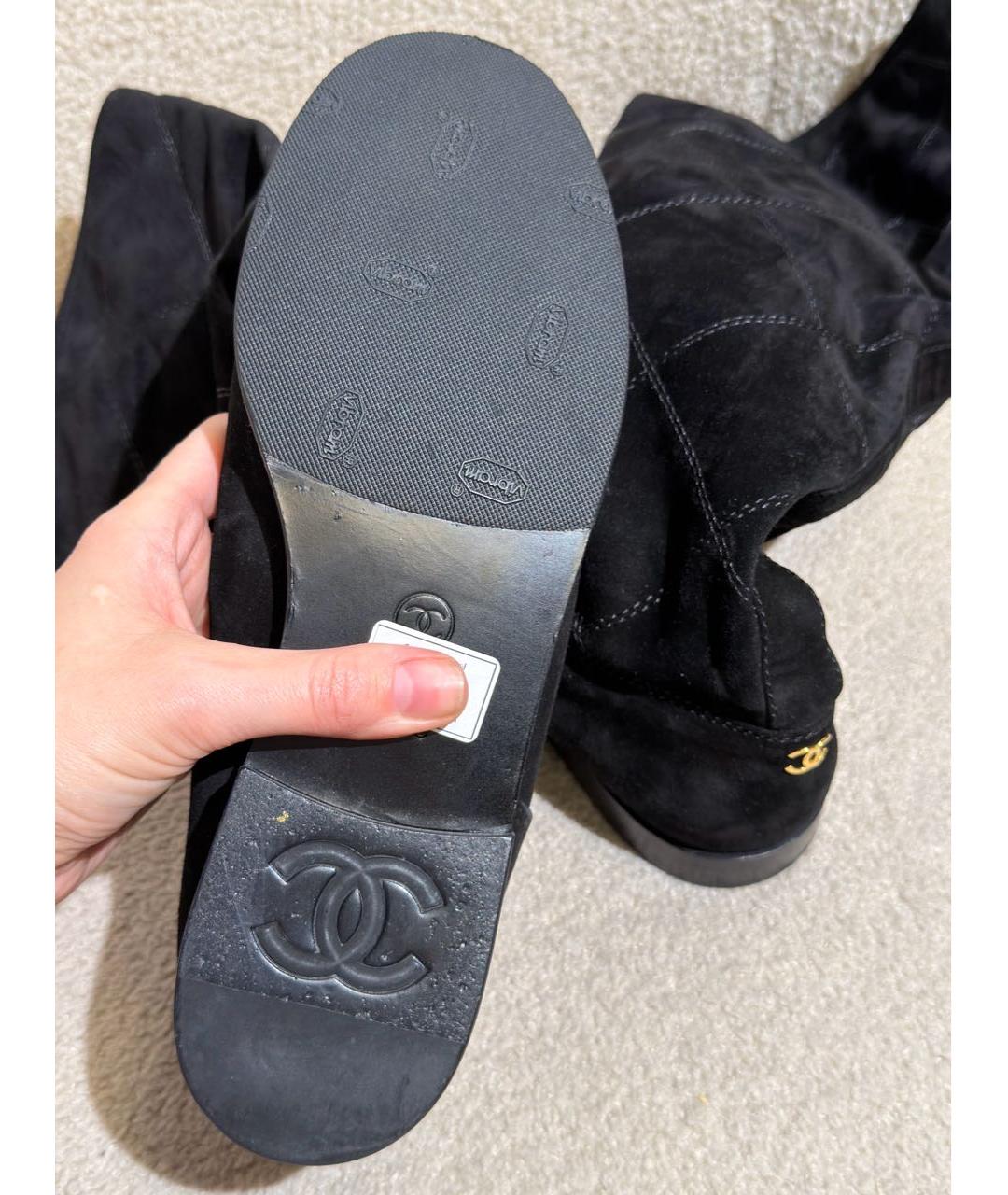 CHANEL Черные замшевые сапоги, фото 7