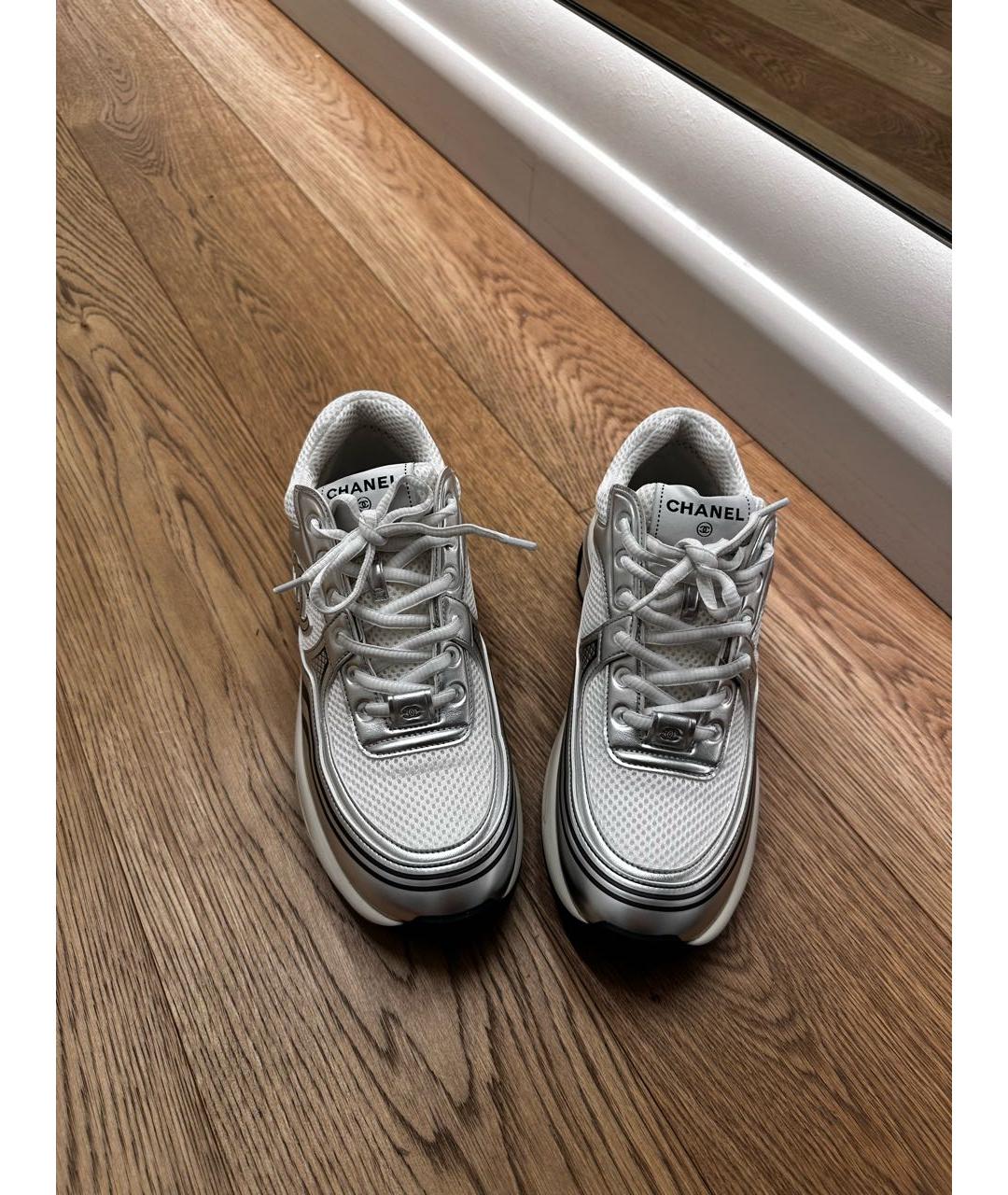 CHANEL Серебряные текстильные кроссовки, фото 2