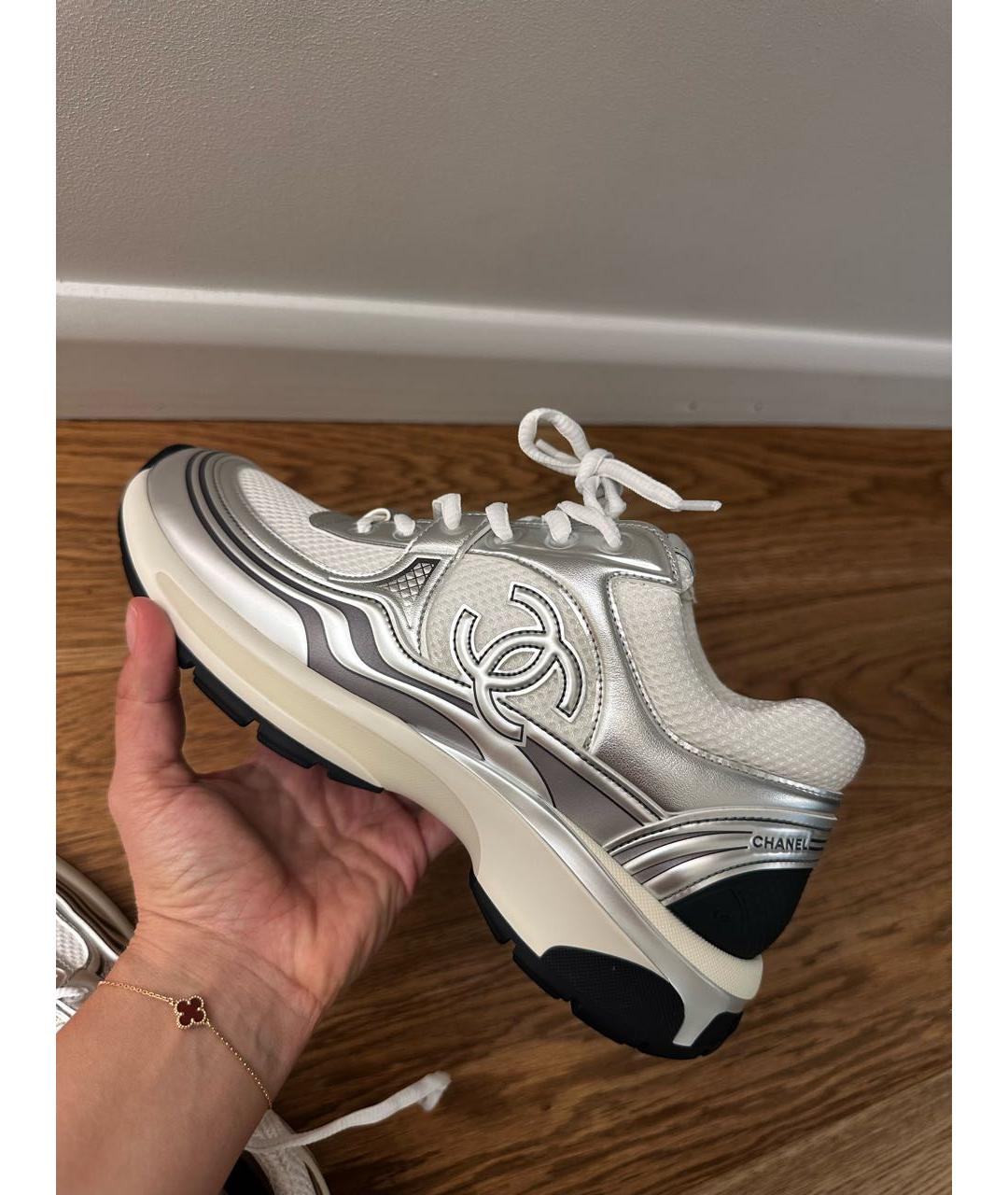 CHANEL Серебряные текстильные кроссовки, фото 5