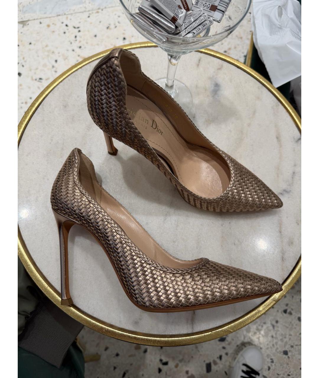 CHRISTIAN DIOR Золотые кожаные туфли, фото 2