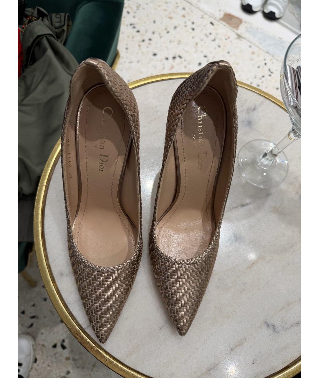 CHRISTIAN DIOR Золотые кожаные туфли, фото 3