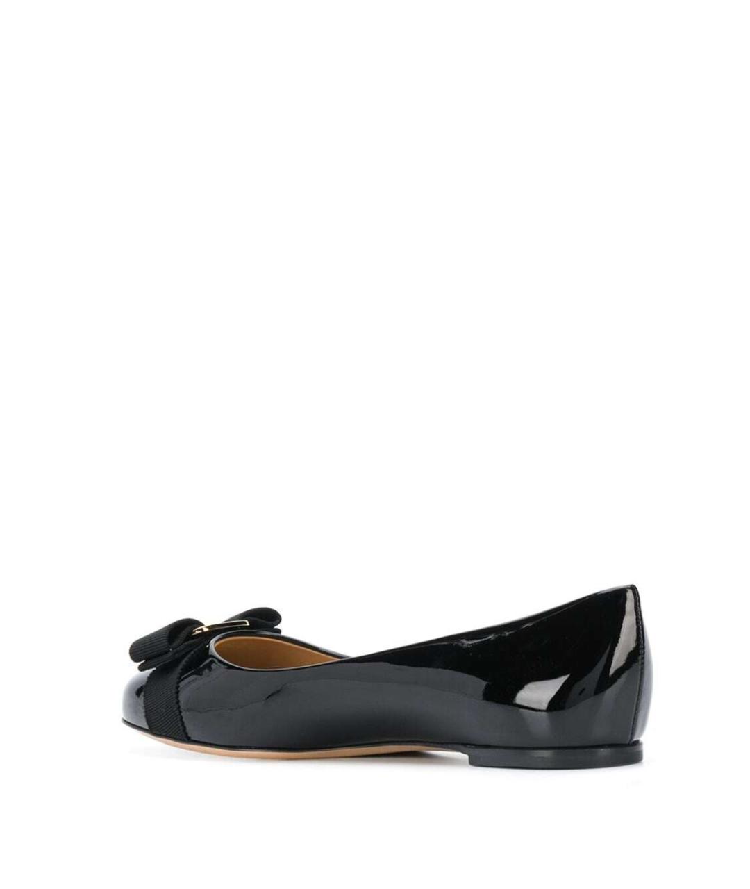 FERRAGAMO Черные балетки из лакированной кожи, фото 3