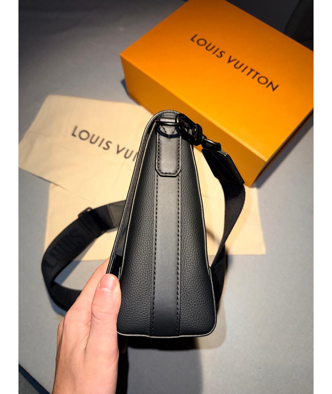 LOUIS VUITTON Черная кожаная сумка на плечо, фото 4