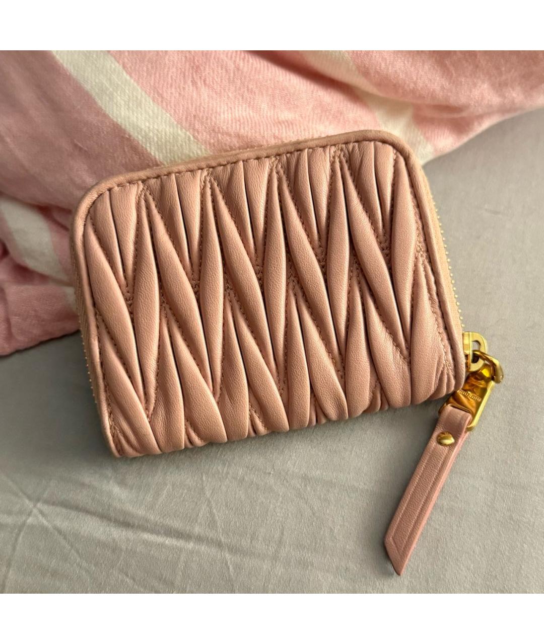 MIU MIU Розовый кожаный кошелек, фото 3
