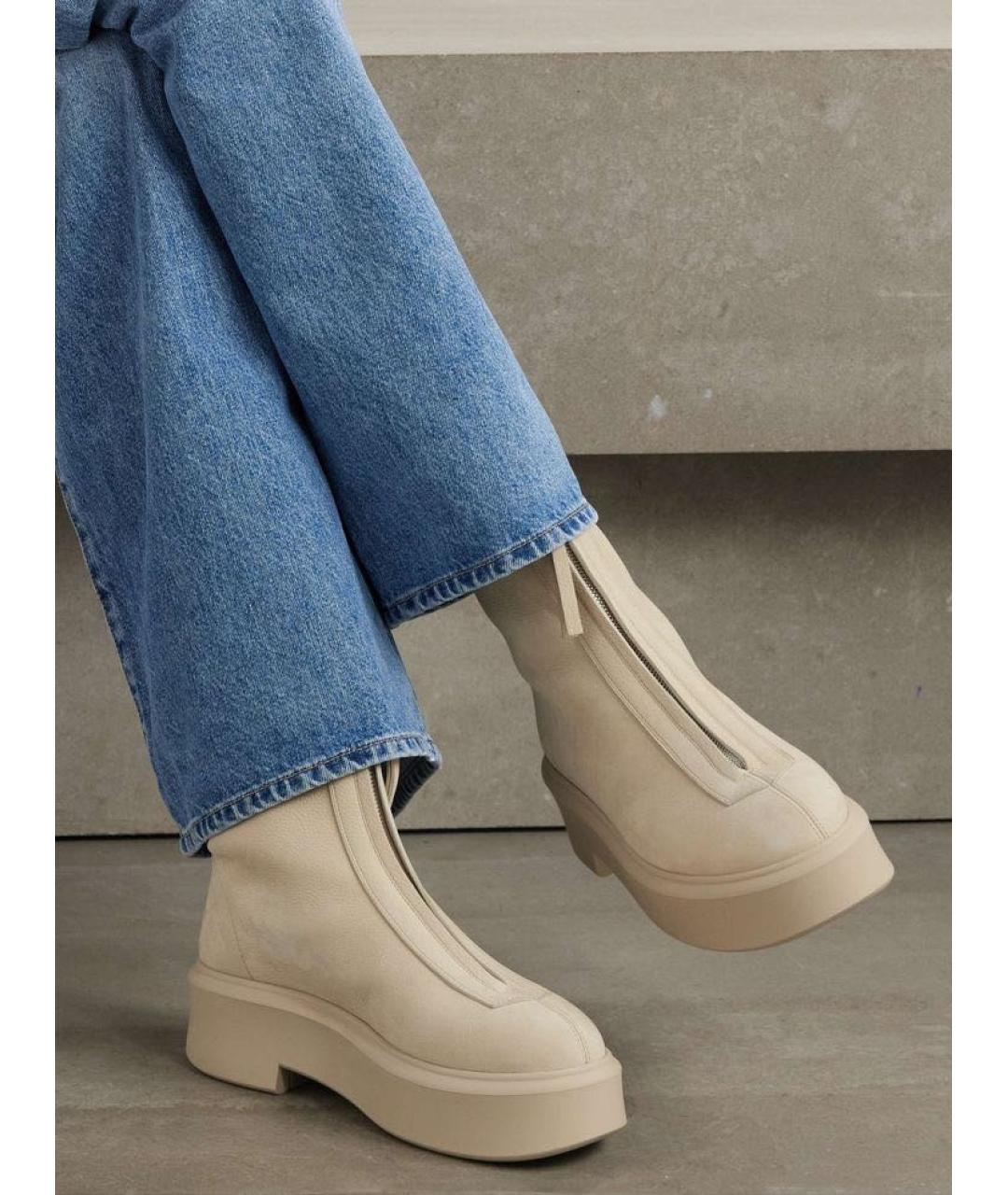 THE ROW Бежевые нубуковые ботинки, фото 5