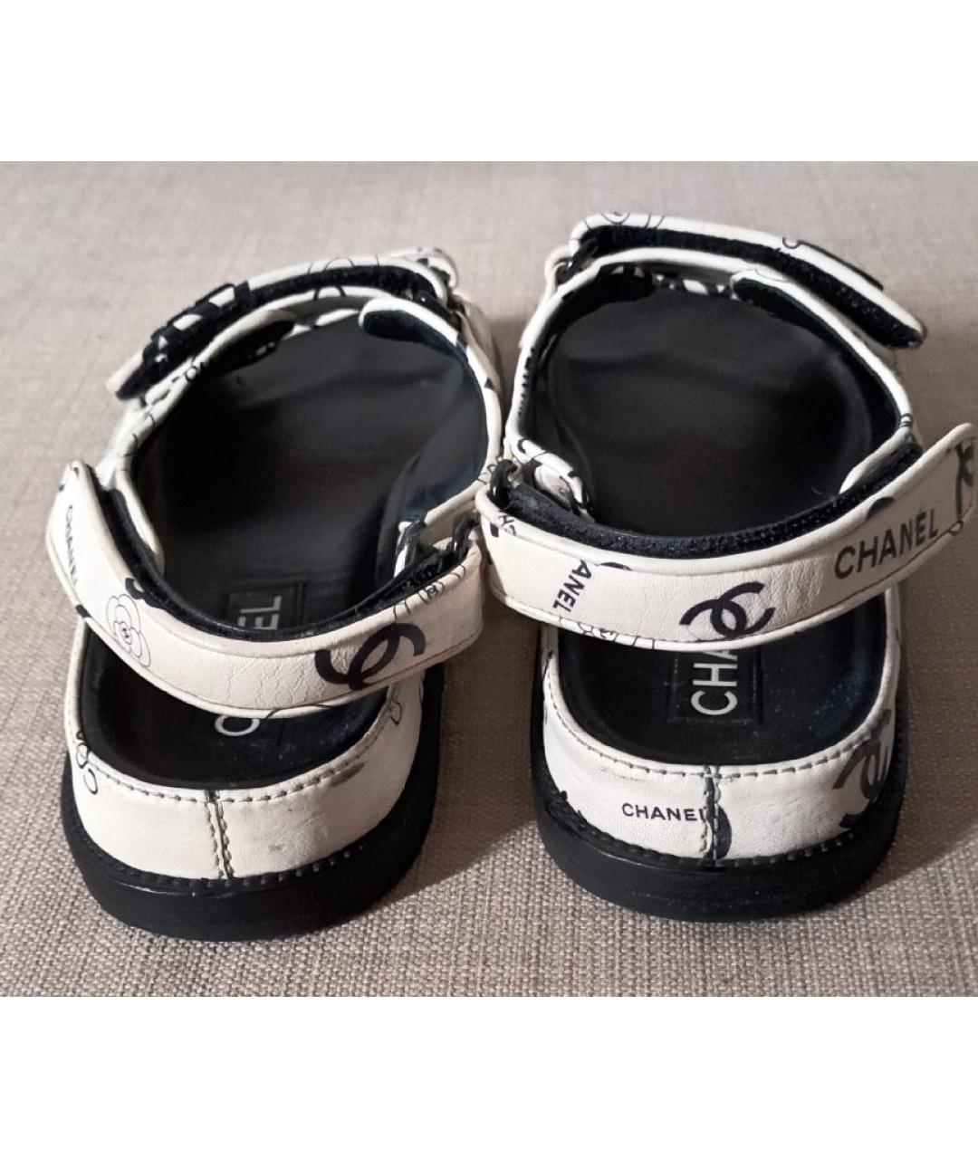 CHANEL Белые кожаные сандалии, фото 4