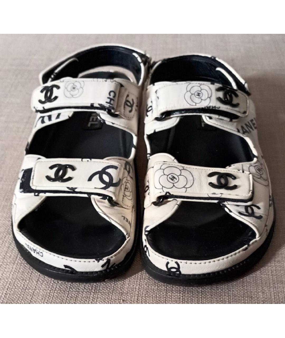 CHANEL Белые кожаные сандалии, фото 5