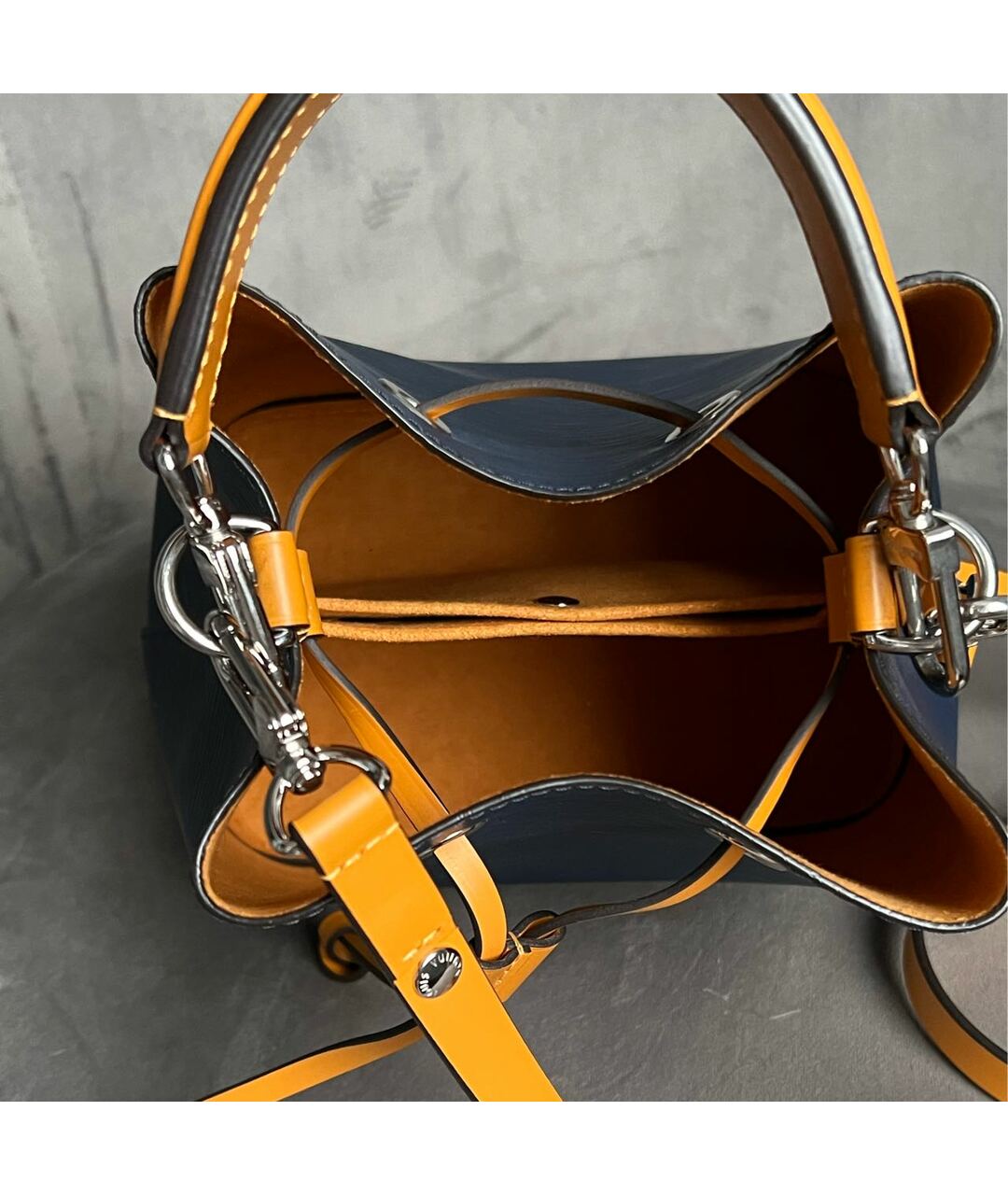 LOUIS VUITTON Синяя кожаная сумка тоут, фото 4