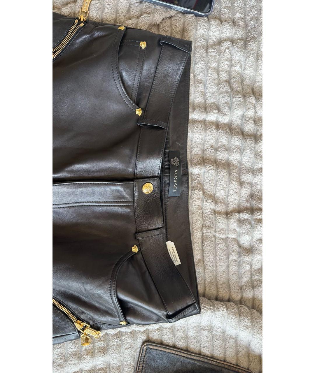 VERSACE Черные кожаные повседневные брюки, фото 4