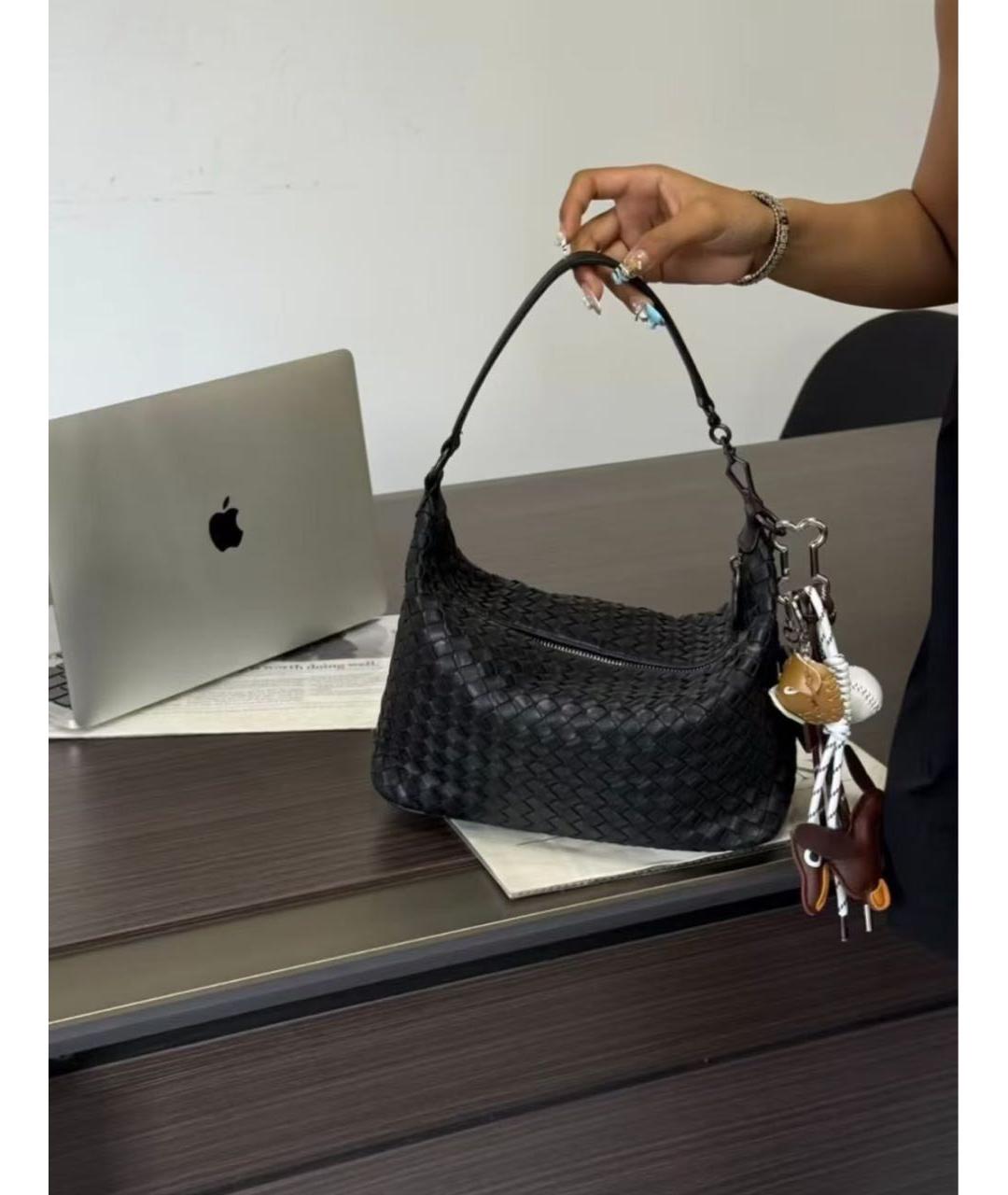 BOTTEGA VENETA Черная кожаная сумка через плечо, фото 5