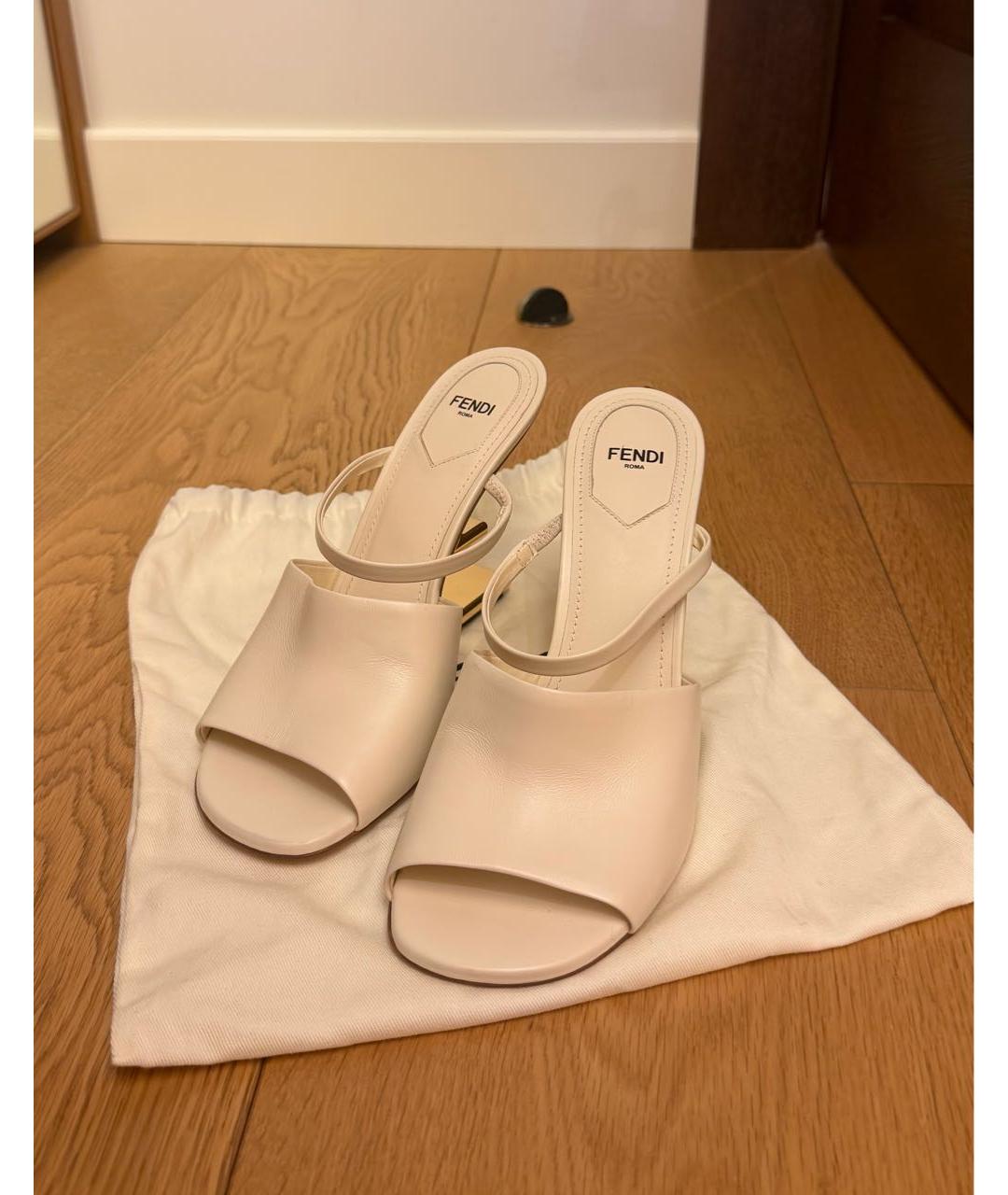 FENDI Белые кожаные босоножки, фото 2