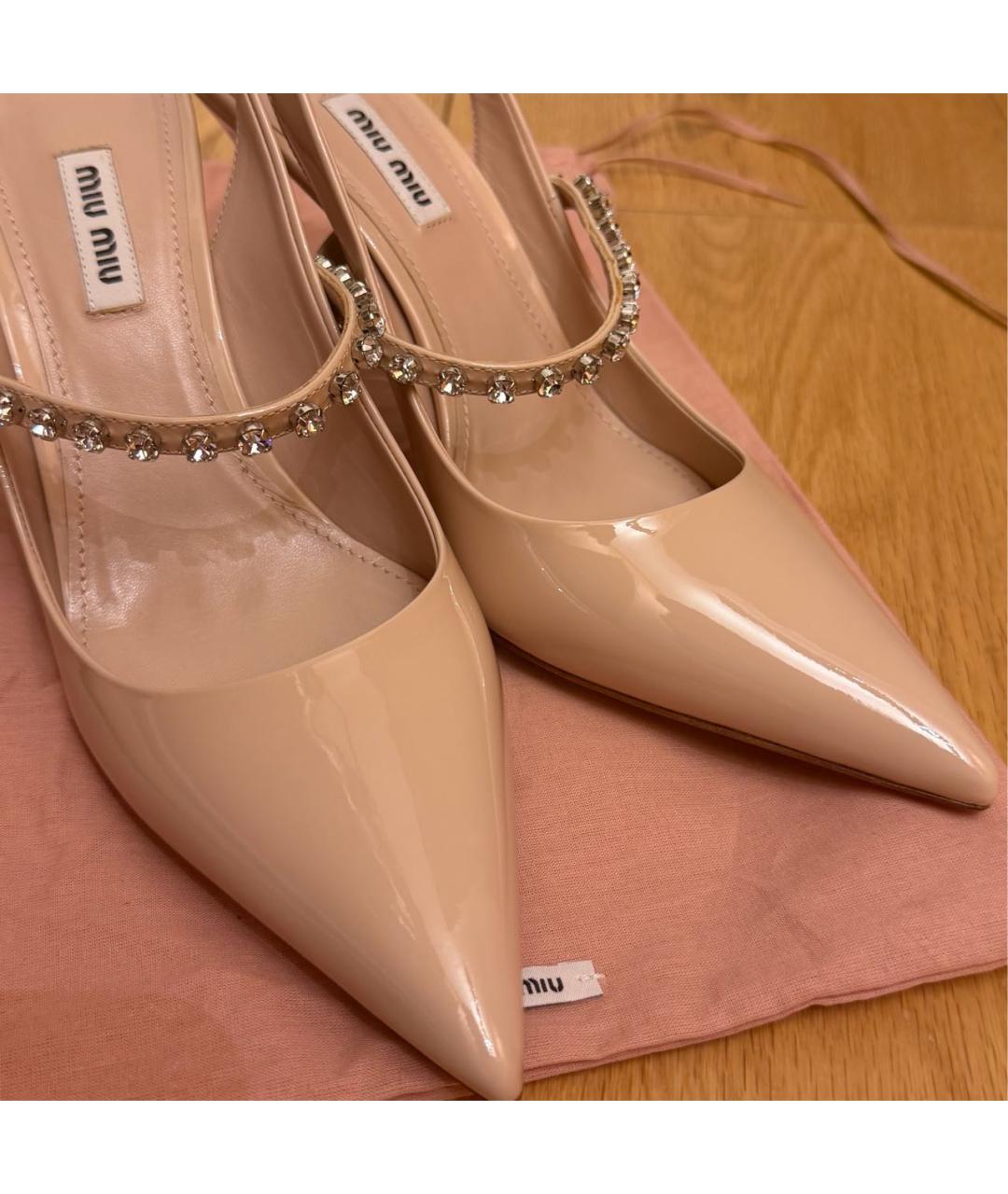 MIU MIU Бежевые туфли из лакированной кожи, фото 5