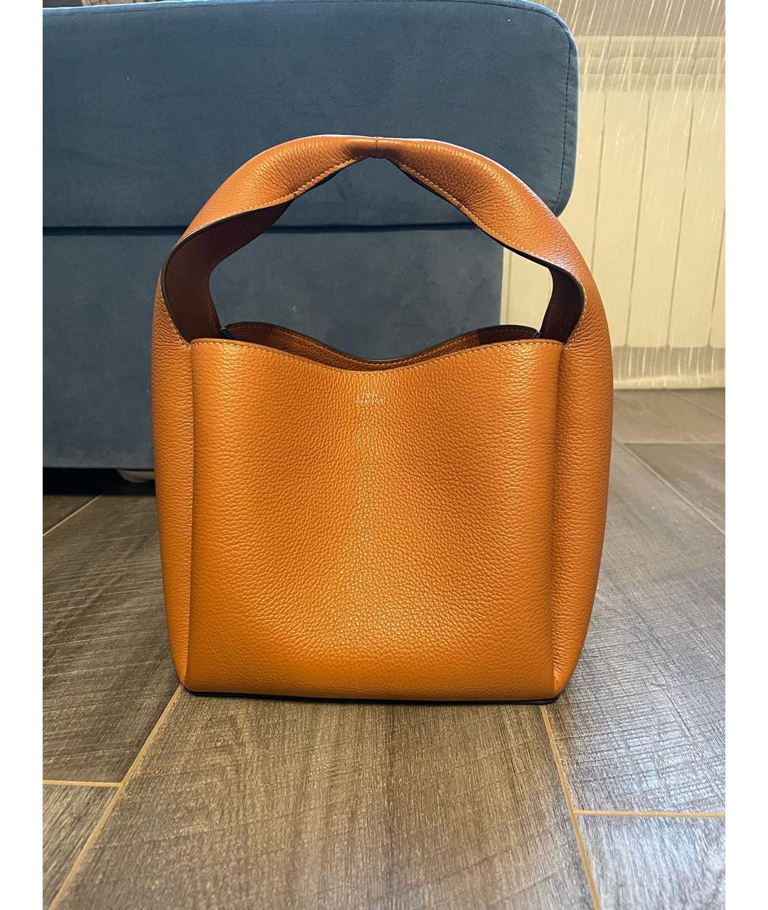 TOTEME Оранжевая кожаная сумка с короткими ручками, фото 9