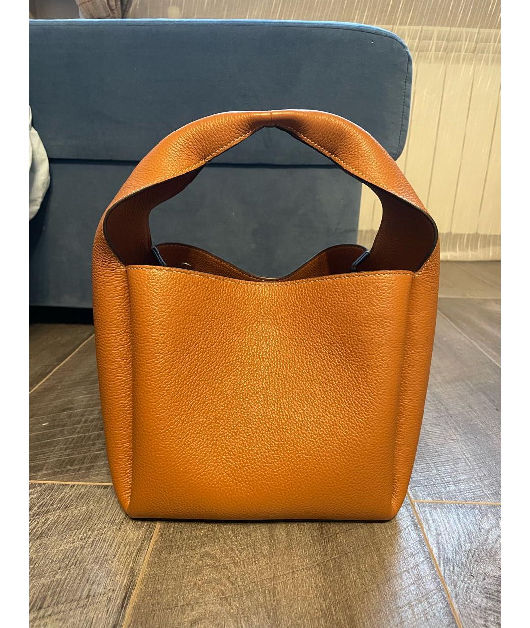 TOTEME Оранжевая кожаная сумка с короткими ручками, фото 3