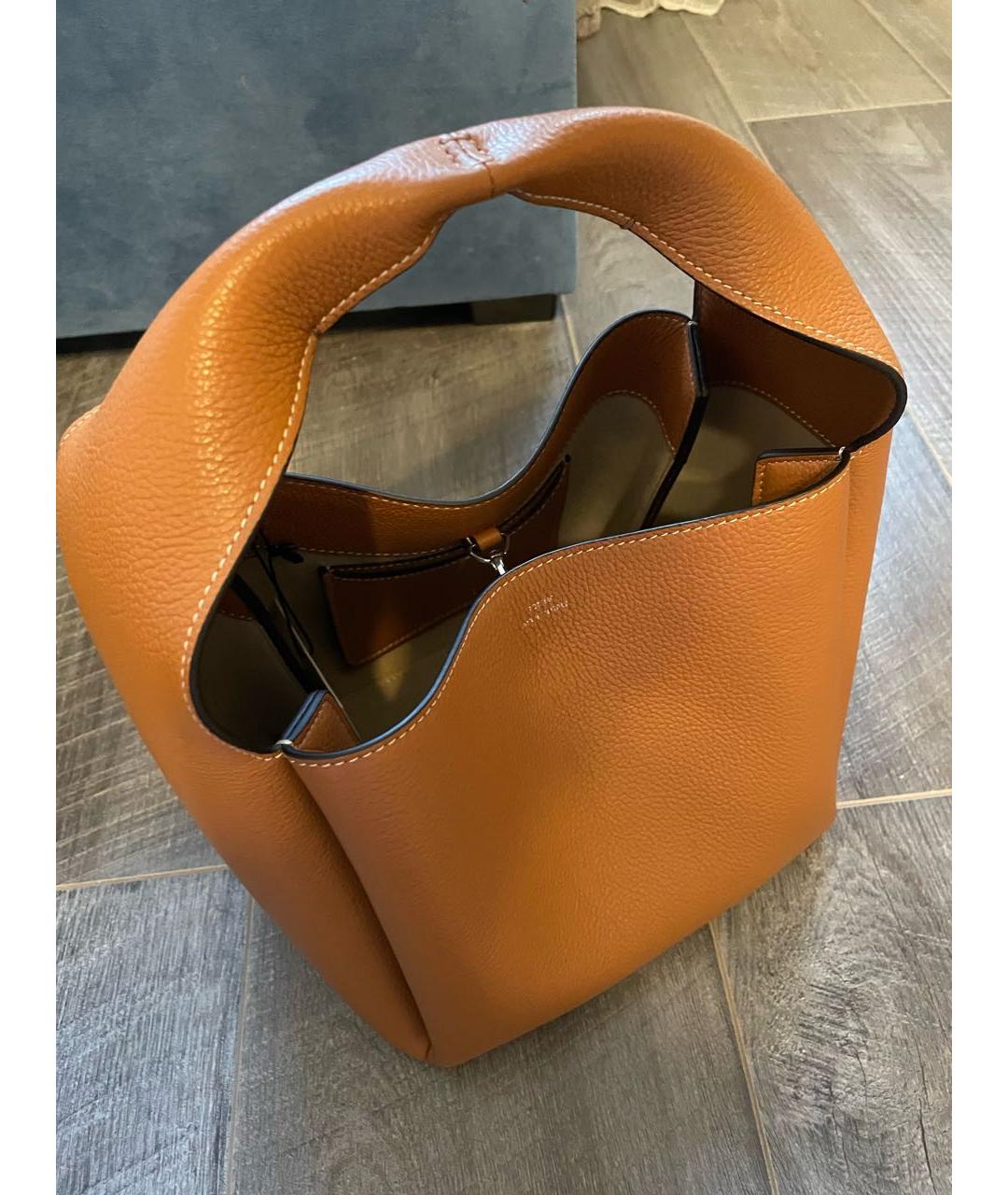 TOTEME Оранжевая кожаная сумка с короткими ручками, фото 4