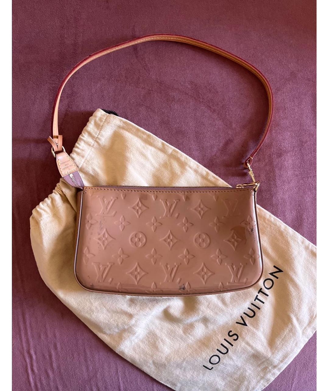 LOUIS VUITTON Бежевая сумка через плечо из лакированной кожи, фото 4