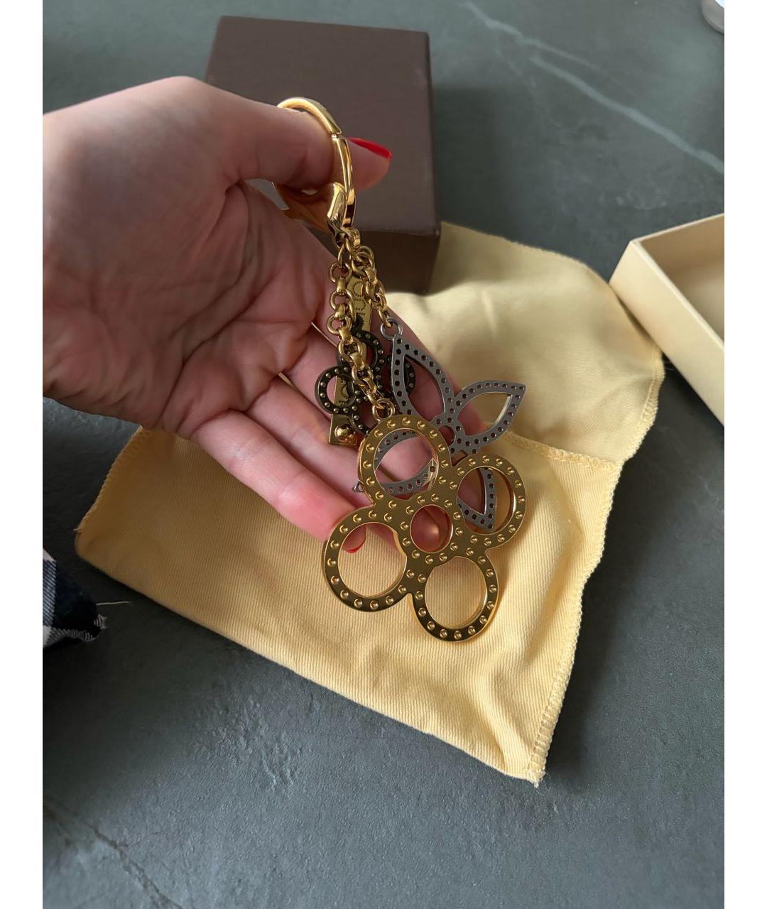 LOUIS VUITTON Золотой брелок, фото 4