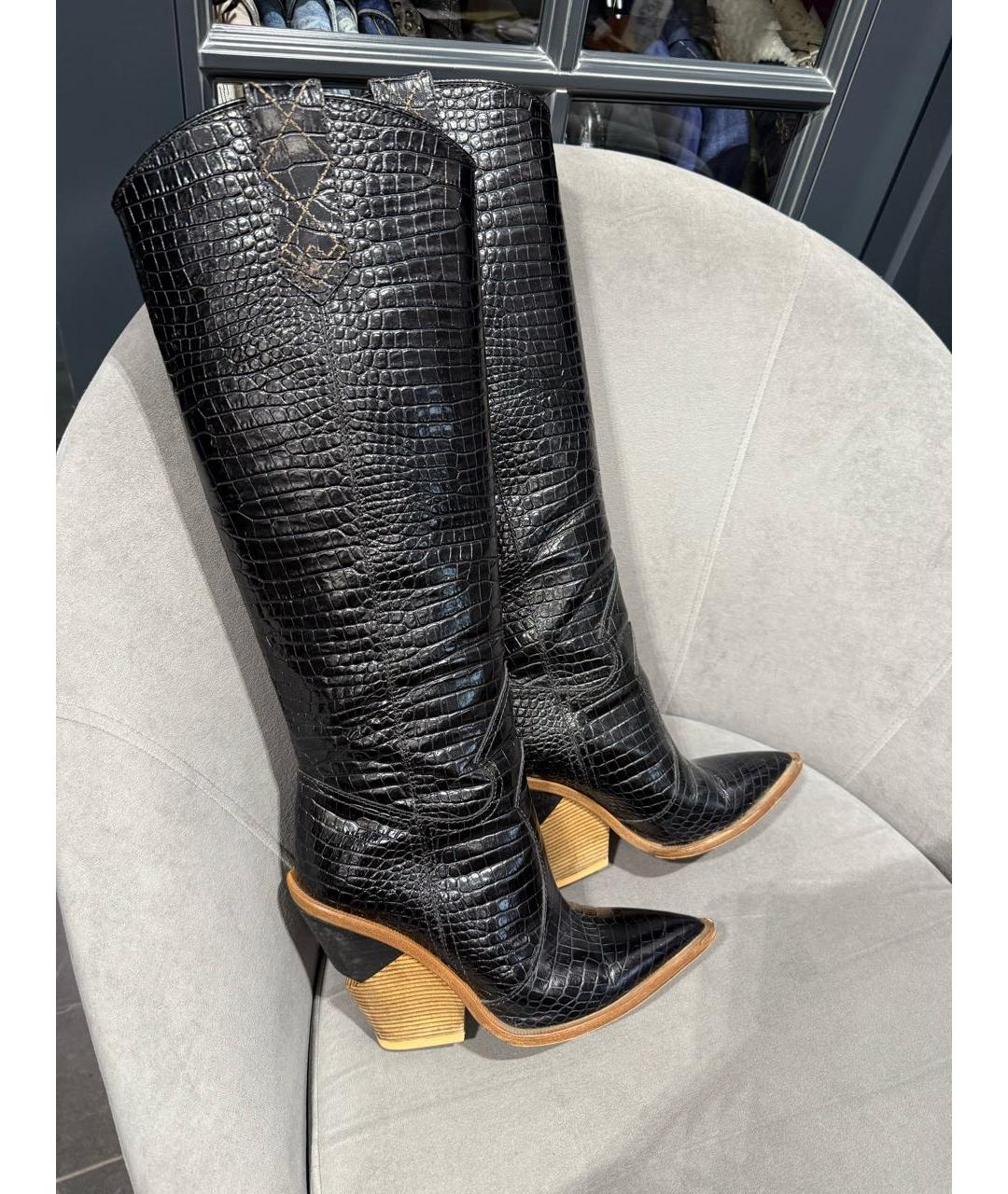 FENDI Черные сапоги из экзотической кожи, фото 2