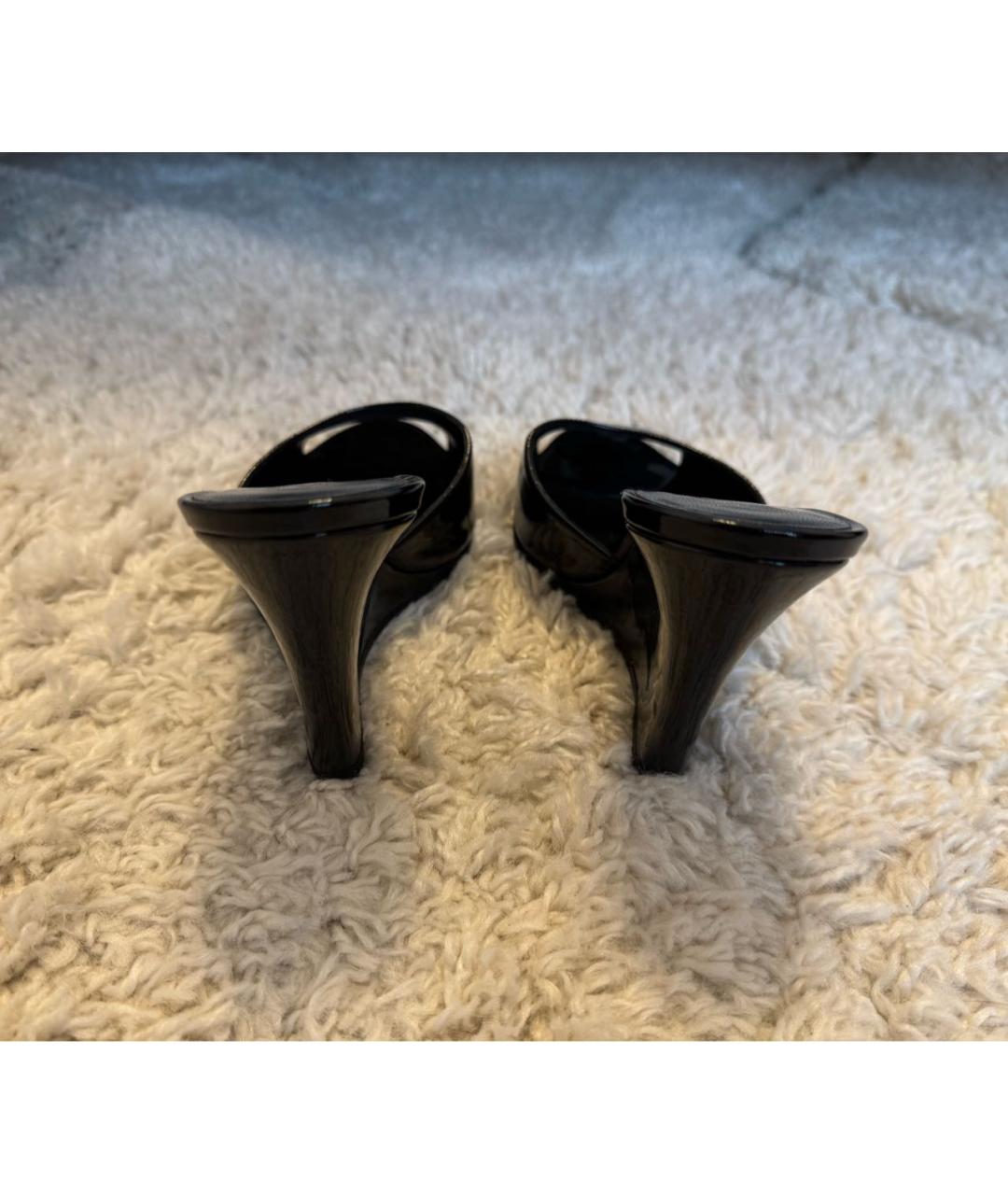 PARIS TEXAS Черные мюли из лакированной кожи, фото 4