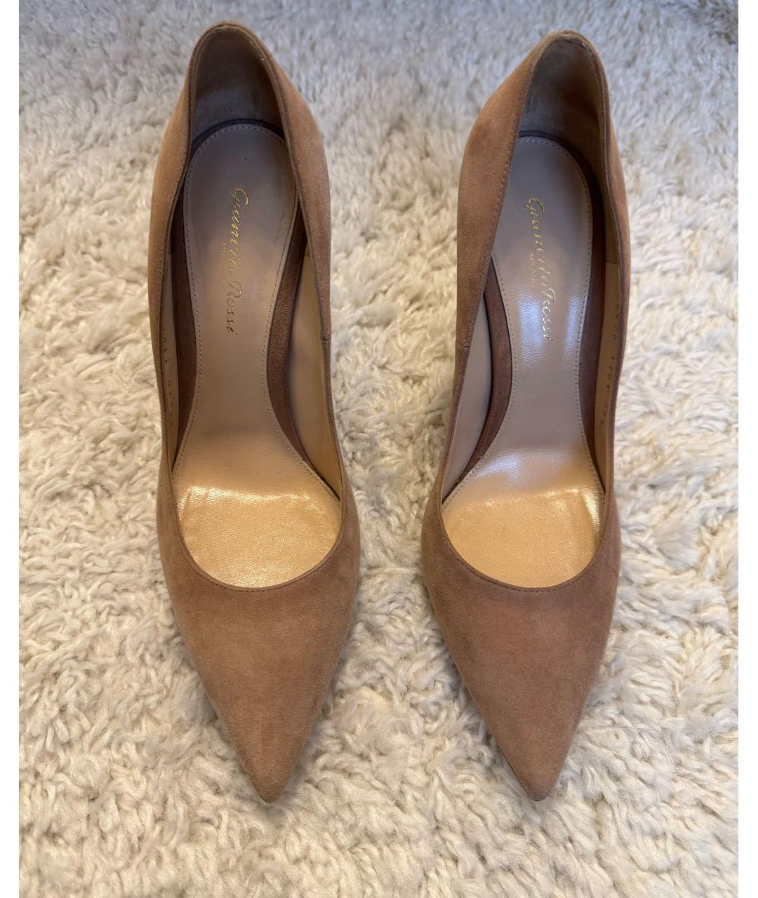 GIANVITO ROSSI Бежевые замшевые туфли, фото 2